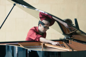 Christian Mendoza performs a set of his own compositions, interpretations and free improvisation.