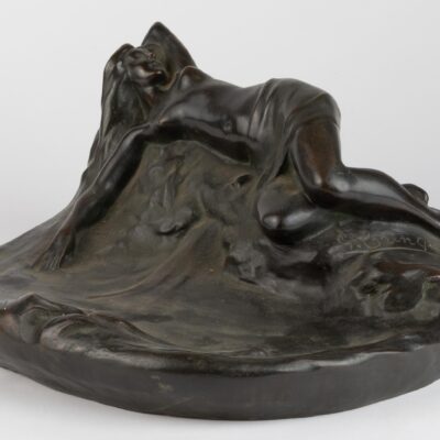 George Trinque (1844-1930). Vide-poche avec nu au bord de l'eau. Est.: € 600-800